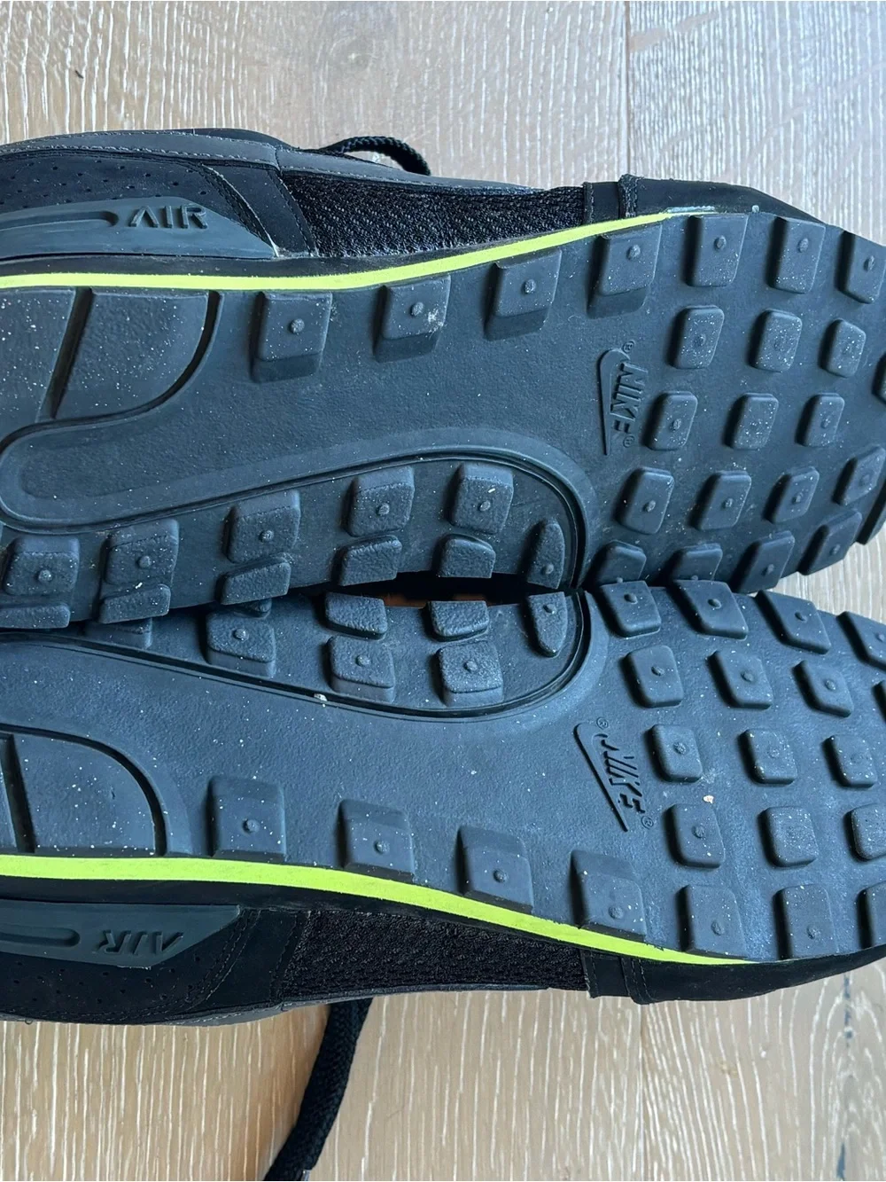 Nike Men’s Black Sneakers with Neon Green Lining